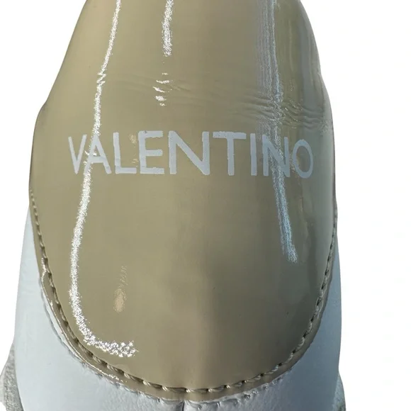 Valentino Women's White and Beige Fresia Low Top Sneakers. Sz:7-8